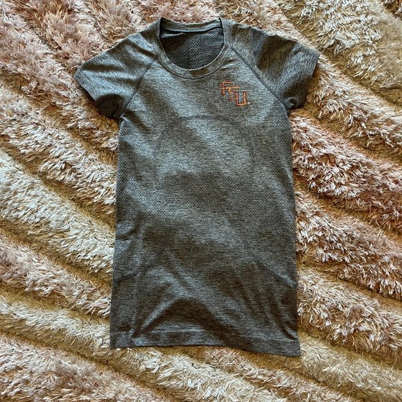 lululemon athletica Tops - Lululemon Short Sleeve Swiftly Tech Size 4